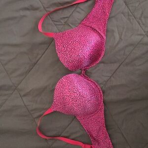 Like New>>Maidenform 36DD Leopard Print Pink & Red Underwire Bra
